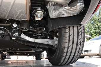 2018款奥迪Q5L 2.0T自动45 TFSI尊享运动型