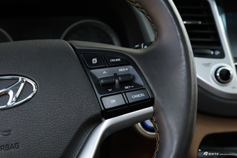 2015款全新途胜1.6T自动四驱旗舰型