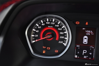 2017款东南DX3 SRG 1.5T自动旗舰型