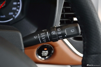 2017款陆风X2 1.6L自动铂锐版