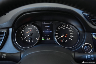 2019款奇骏2.5L自动四驱智联至尊版