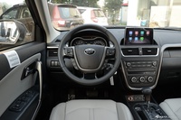 2017款奔腾X80 2.0L自动精英型