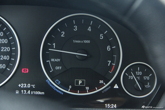 2017款宝马3系2.0T自动豪华设计套装320Li