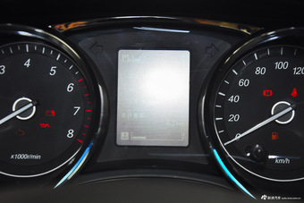 2016款五菱宏光S1 1.5L手动尊享型 大地棕