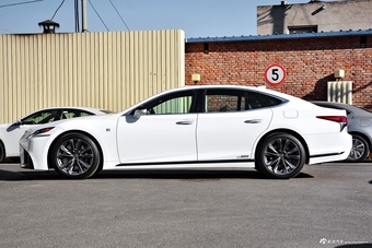 2018款雷克萨斯LS 3.5L自动500h F-SPORT