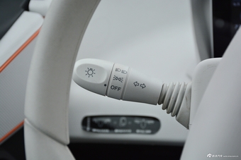 2017款宝骏E100智行版