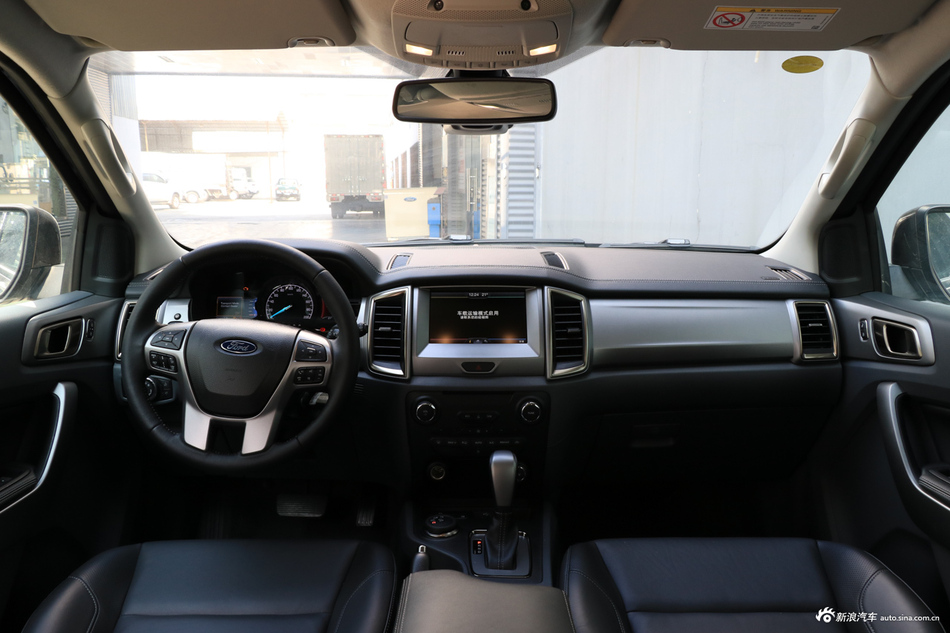 2017款撼路者2.0T自动四驱豪华版汽油7座