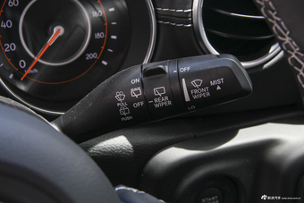 2018款牧马人2.0T自动四门撒哈拉版