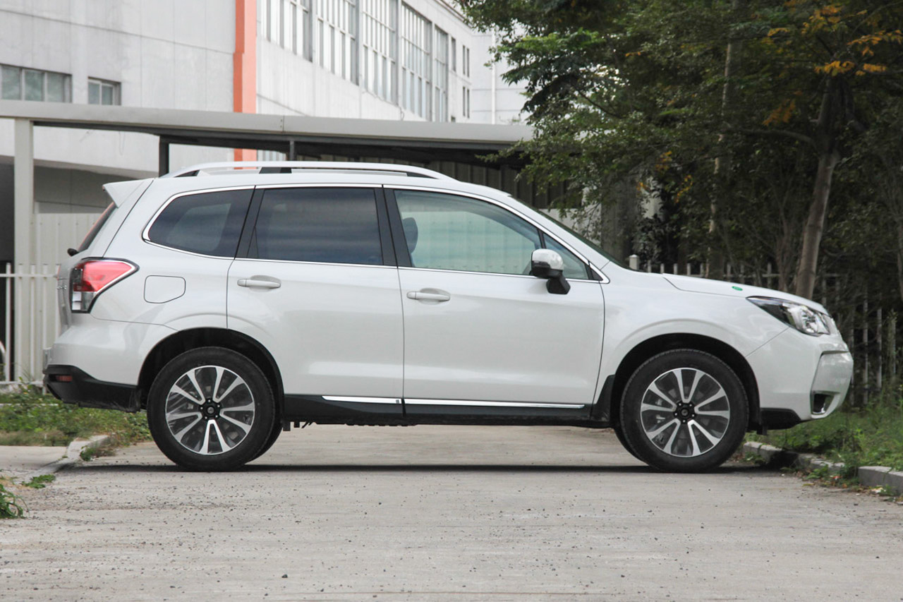 2016款森林人2.0L自动时尚导航版