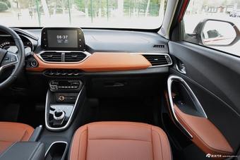 2018款宝骏510 1.5L自动周年特别版