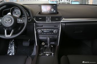 2018款马自达CX-4 2.5L自动四驱蓝天激情版