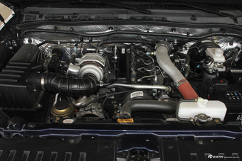 2017款黄海N3 2.5T手动两驱运动版JE4D25C