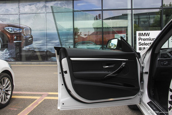 2016款宝马3系GT 320i 2.0T自动设计套装型 矿石白