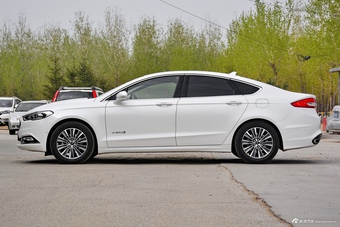 2017款蒙迪欧2.0L自动 HEV 智尊旗舰型