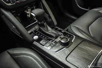 2016款宝沃BX7 2.0T自动四驱旗舰版28T