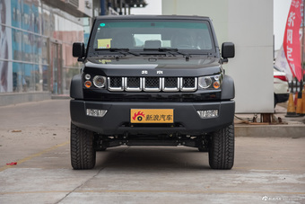 2016款北京BJ40L 2.0T手动四驱尊贵版 极夜黑