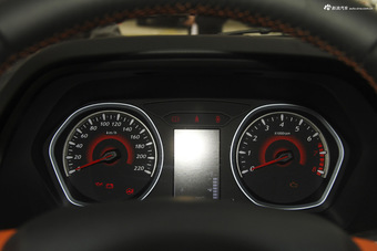 2016款东南DX3 1.5L手动劲彩版