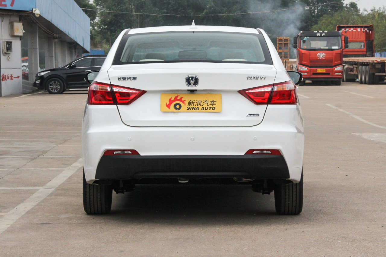 2016款悦翔V7 1.6L自动乐趣型国IV