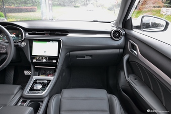 2018款名爵6新能源 45T E-DRIVE智驱混动PILOT超级互联网版