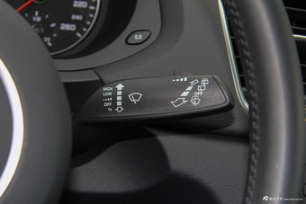 2017款奥迪Q3 1.4T自动30 TFSI风尚型