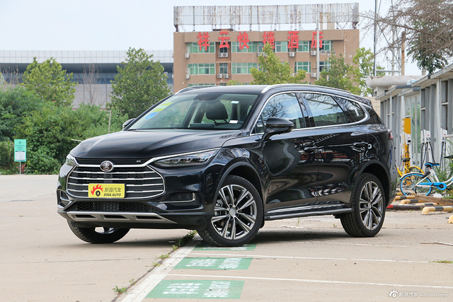 2018款比亚迪唐2.0T 智联尊贵型