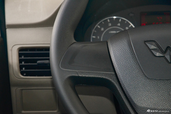 2017款五菱之光V 1.2L手动基本型 LMH