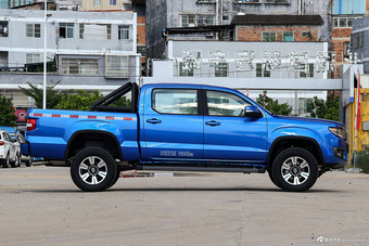 2017款黄海N3 2.5T手动两驱运动版XD25T5