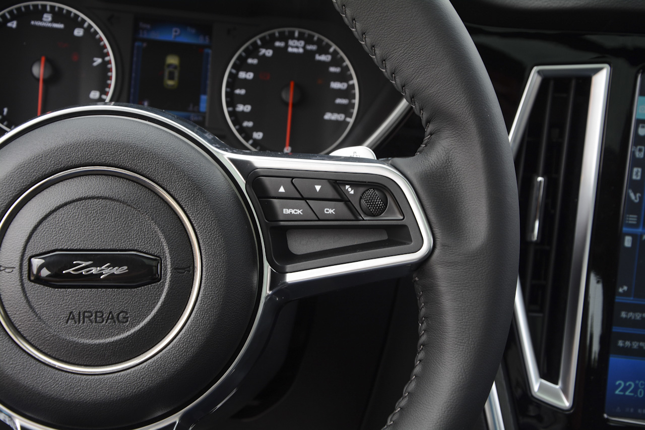  2018款众泰T800 2.0T自动尊享智联型7座