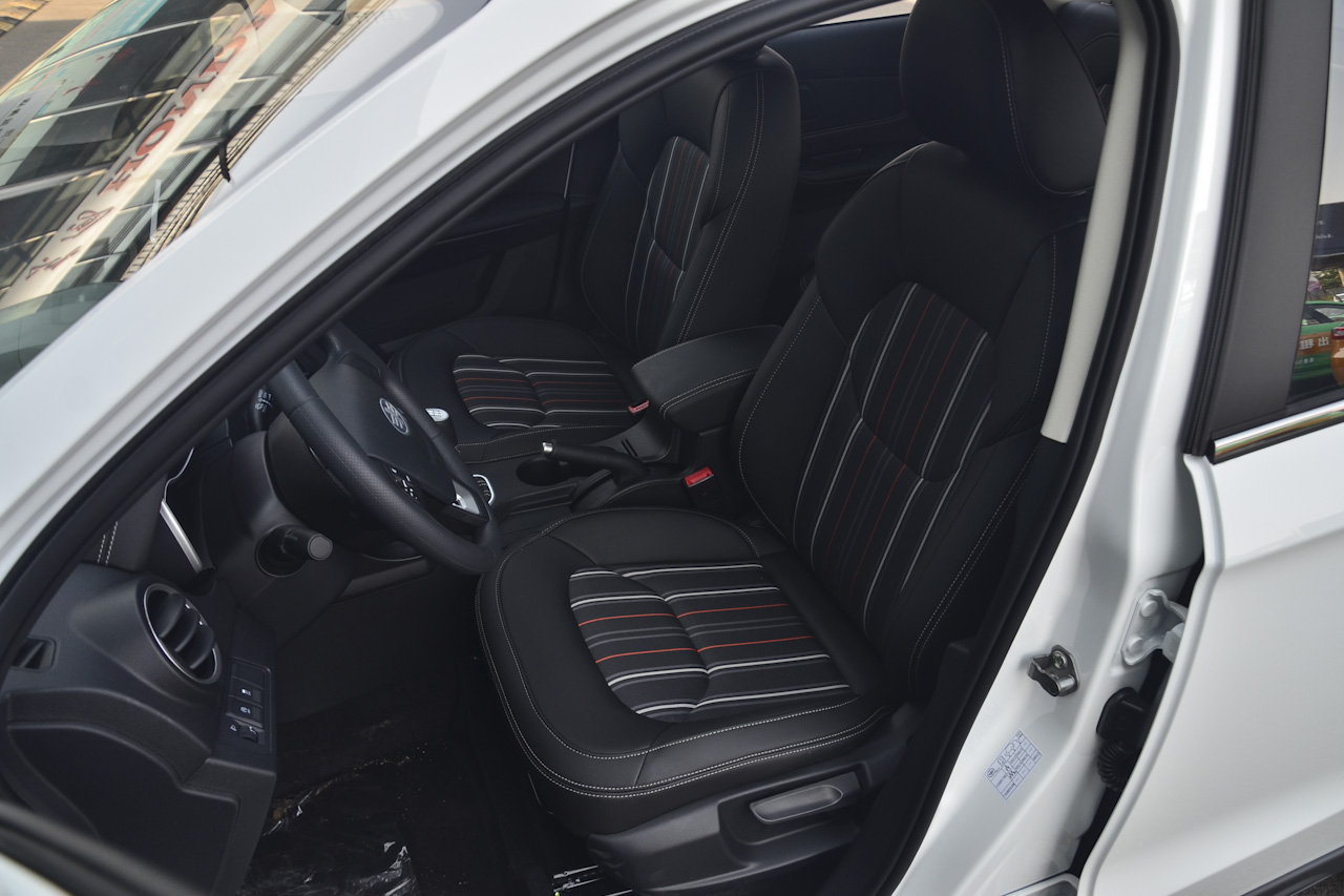 2017款奔腾X40 1.6L手动豪华型