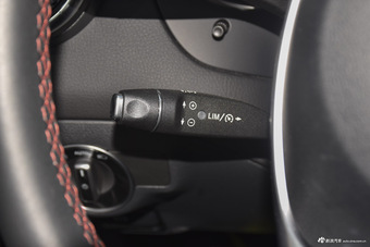 2017款奔驰CLA级改款 2.0T自动220 4MATIC