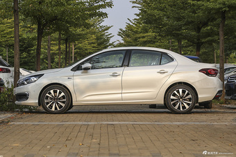 2016款雪铁龙C4L 1.6T自动精英型