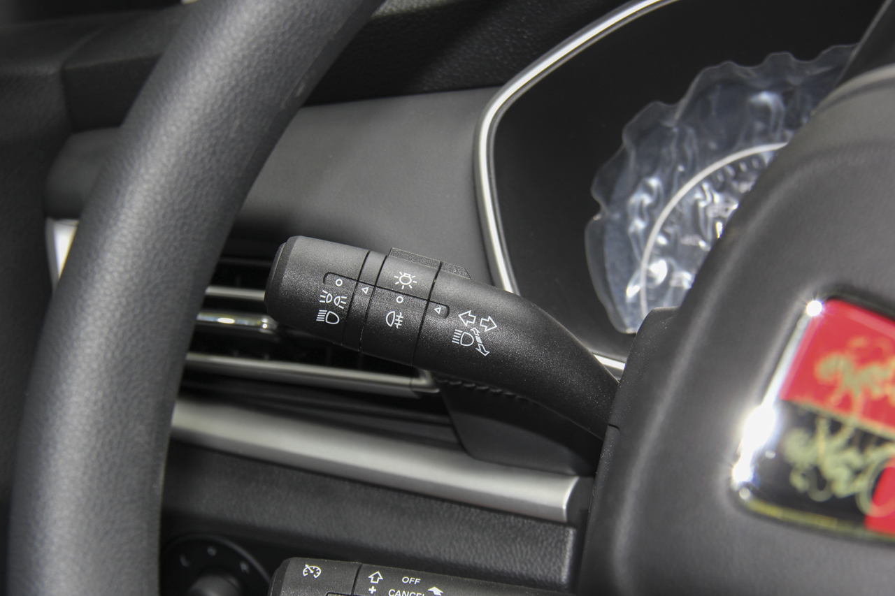 2018款荣威RX3 1.6L CVT旗舰版