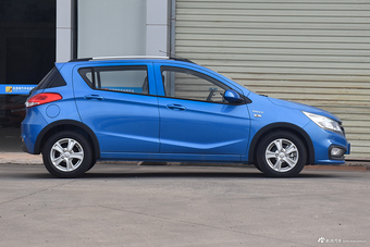 2017款宝骏310 1.5L自动时尚型