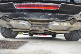 2015款荣威950 2.0T自动豪华行政版