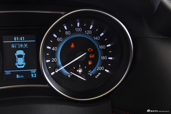 2016款哈弗H1 1.5L手动豪华型蓝标改款 爵仕红