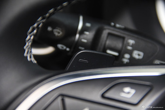 2017款英菲尼迪QX30 1.6T自动两驱时尚版