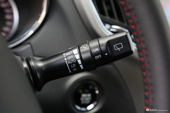 2017款长安CS75尚酷版 1.5T自动锋锐型