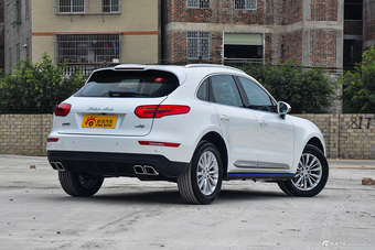 2017款众泰SR9 2.0T手动极致之心版