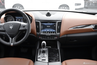 2018款Levante 3.0T自动350Hp 标准版