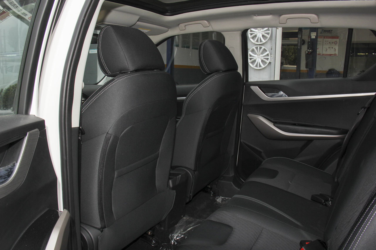 2018款海马S5青春版 1.6L手动豪华定制版