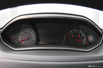 2018款标致308 1.6L自动时尚版