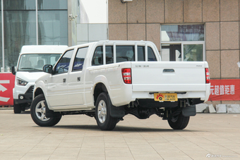 2016款宝典2.4L手动新时尚汽油两驱标准货箱普通款4G69