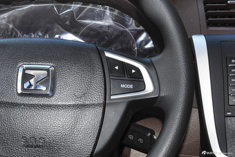 2014款众泰Z300 1.5L手动豪华型