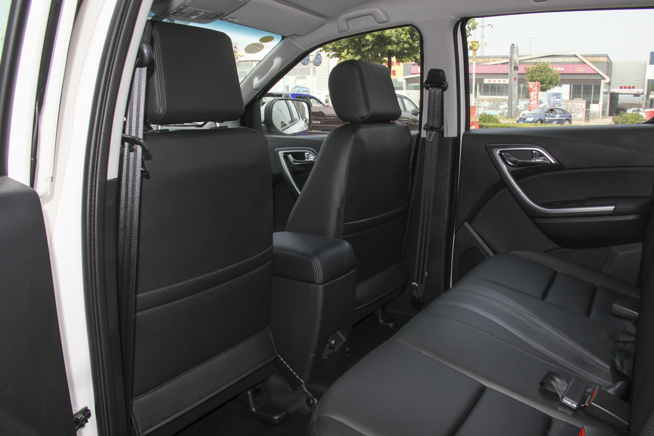 2017款域虎7 2.4T手动柴油两驱豪华版JX4D24A5L