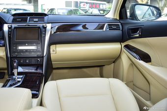 2015款凯美瑞2.5L豪华导航版HG