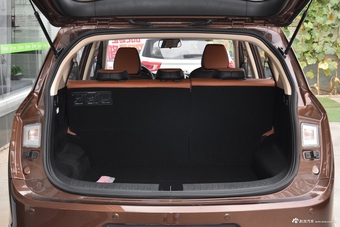 2017款宝骏560律动版1.5T手动乐享型