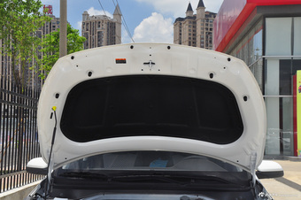 2017款起亚K2 1.4L手动GLS三厢