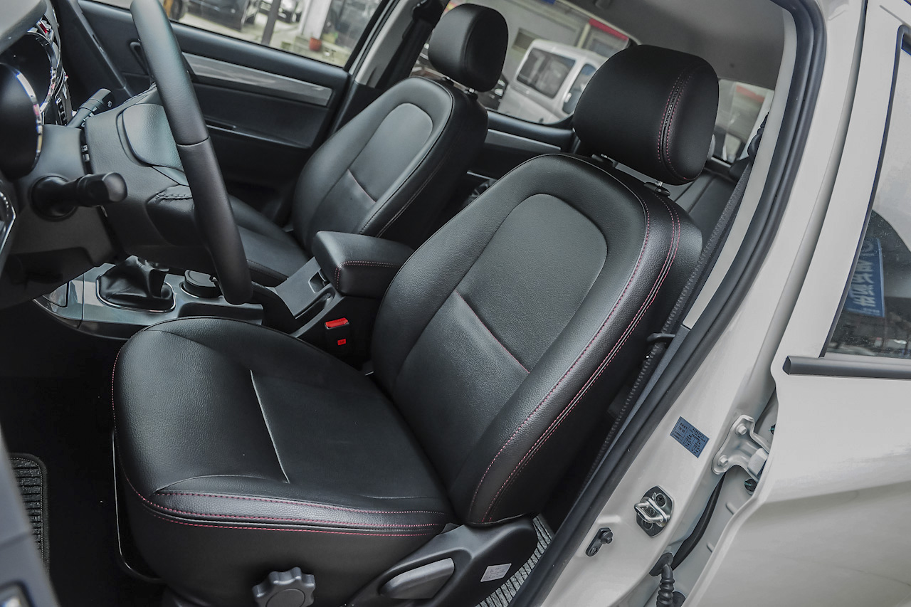 2015款帅铃T6 2.8T手动柴油新锐型长轴HFC4DA1-2C