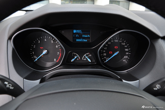 2017款福克斯三厢1.6L自动风尚型智行版