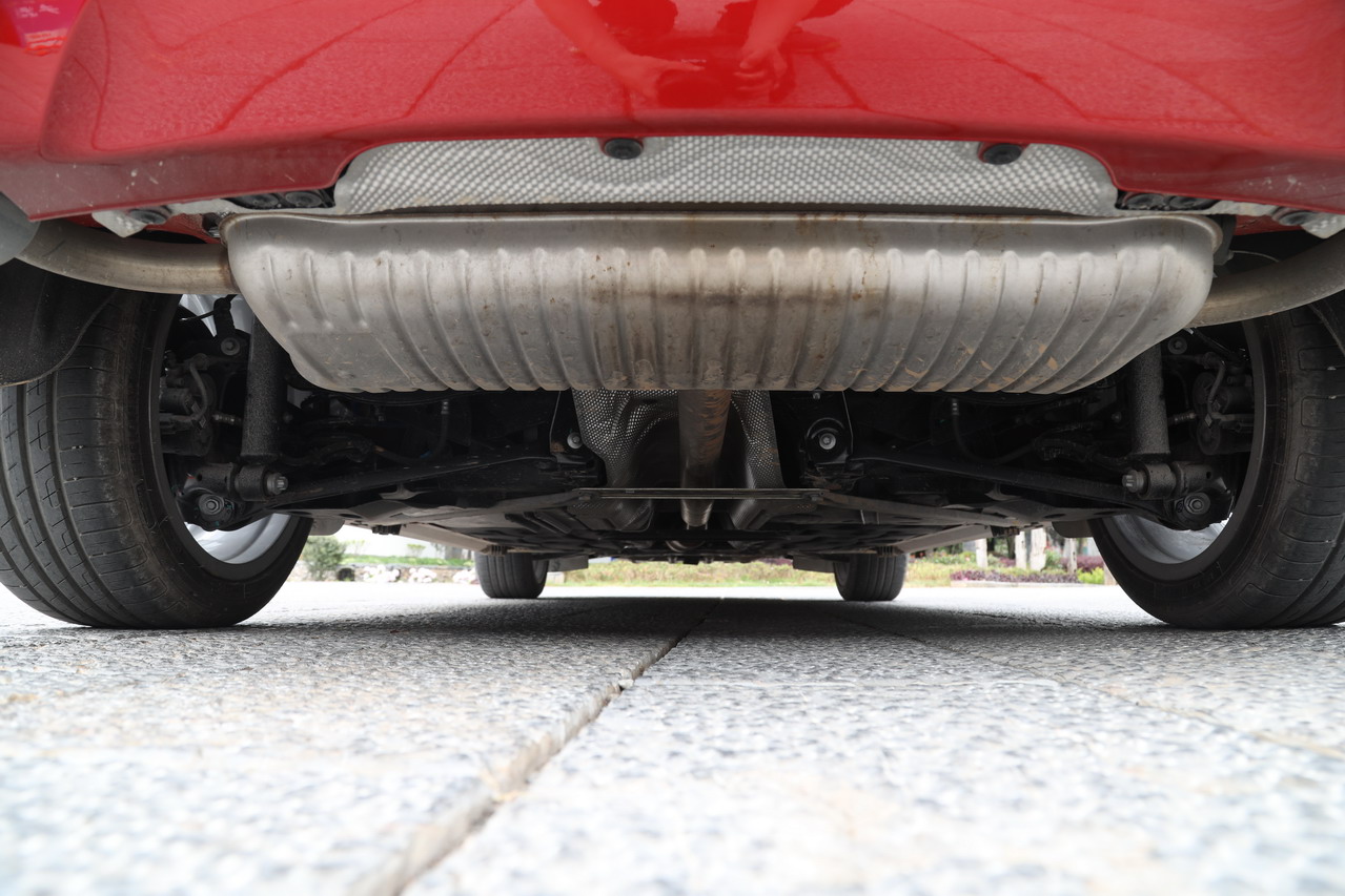 2018款宝马2系旅行车220i 2.0T自动豪华套装